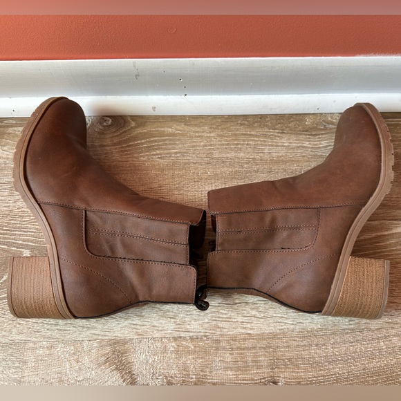 Women’s Brown Ankle Boots, Size 7 1/2 - Picture 5 of 13